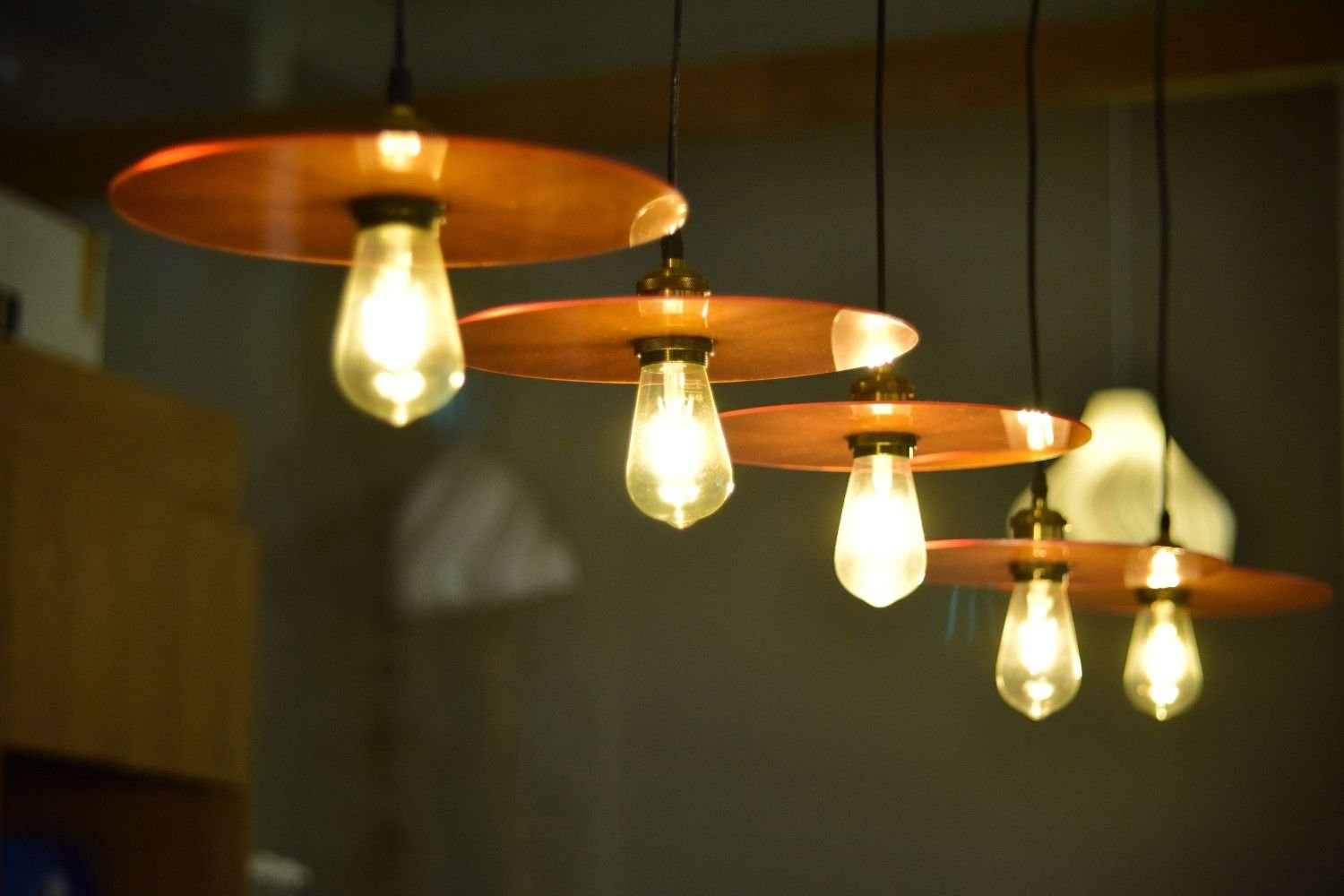 What Types of Fancy Hanging Lights Are Available from Xenus Global India?